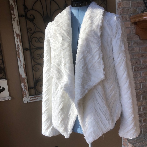Nina Leonard NWT Size M Ivory Faux Fur Jacket - Picture 1 of 7